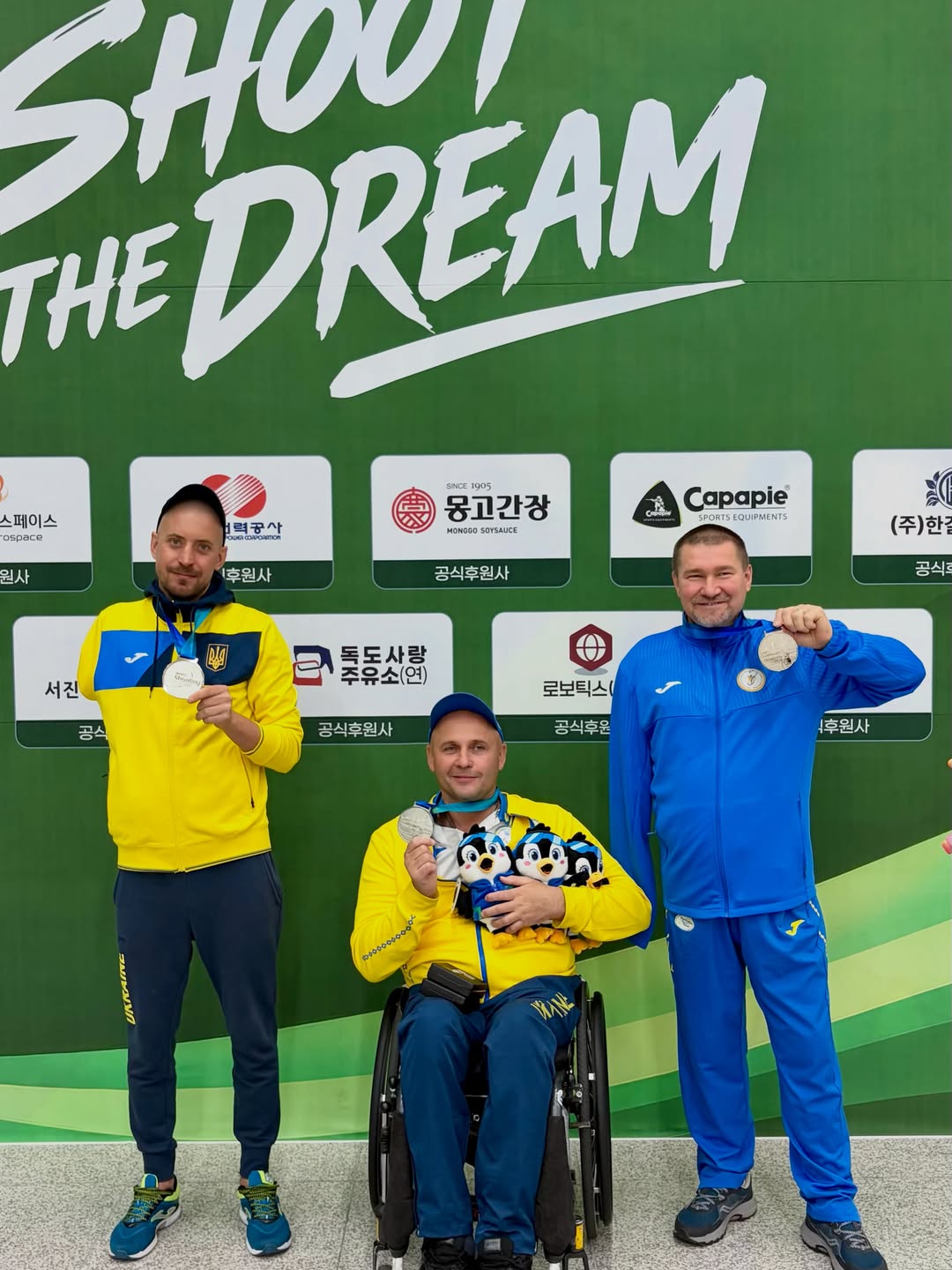 Срібною медаллю розпочали змагання чемпіонату світу з пара стрільби кульової українські пара стрільці.